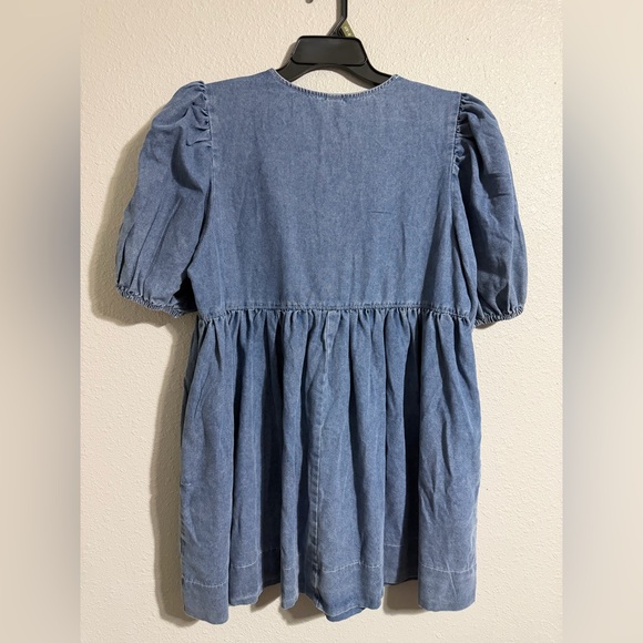 Dress - Picture 2 of 5